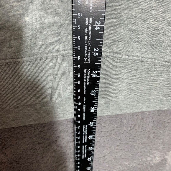 Victoria’s Secret PINK Gray Crewneck Sweatshirt Women’s Size M Logo Pullover - Picture 3 of 6